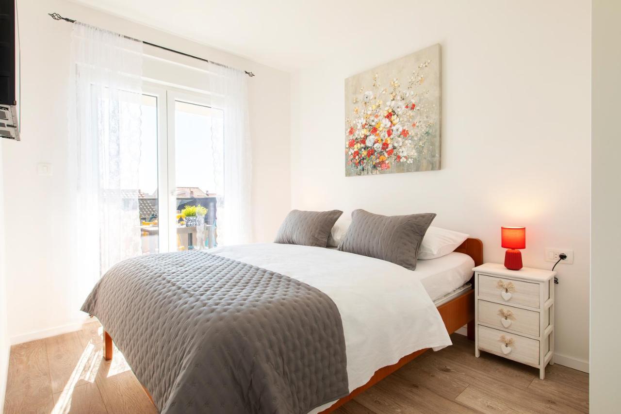 Sunny Island Apartment Trogir Exterior foto